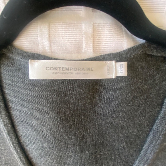 Charcoal Grey Cardigan Contemporaine from Simons Excellent Condition - Picture 2 of 9
